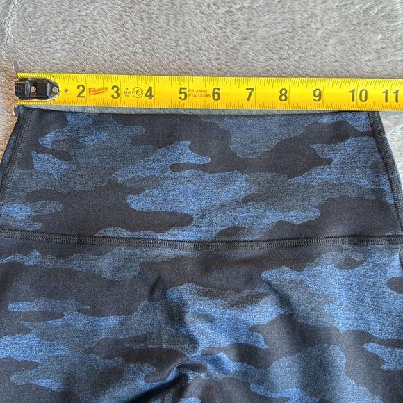 NWOT Bombshell Sportswear Fit Camo Legging Blue Size Large - Picture 12 of 14